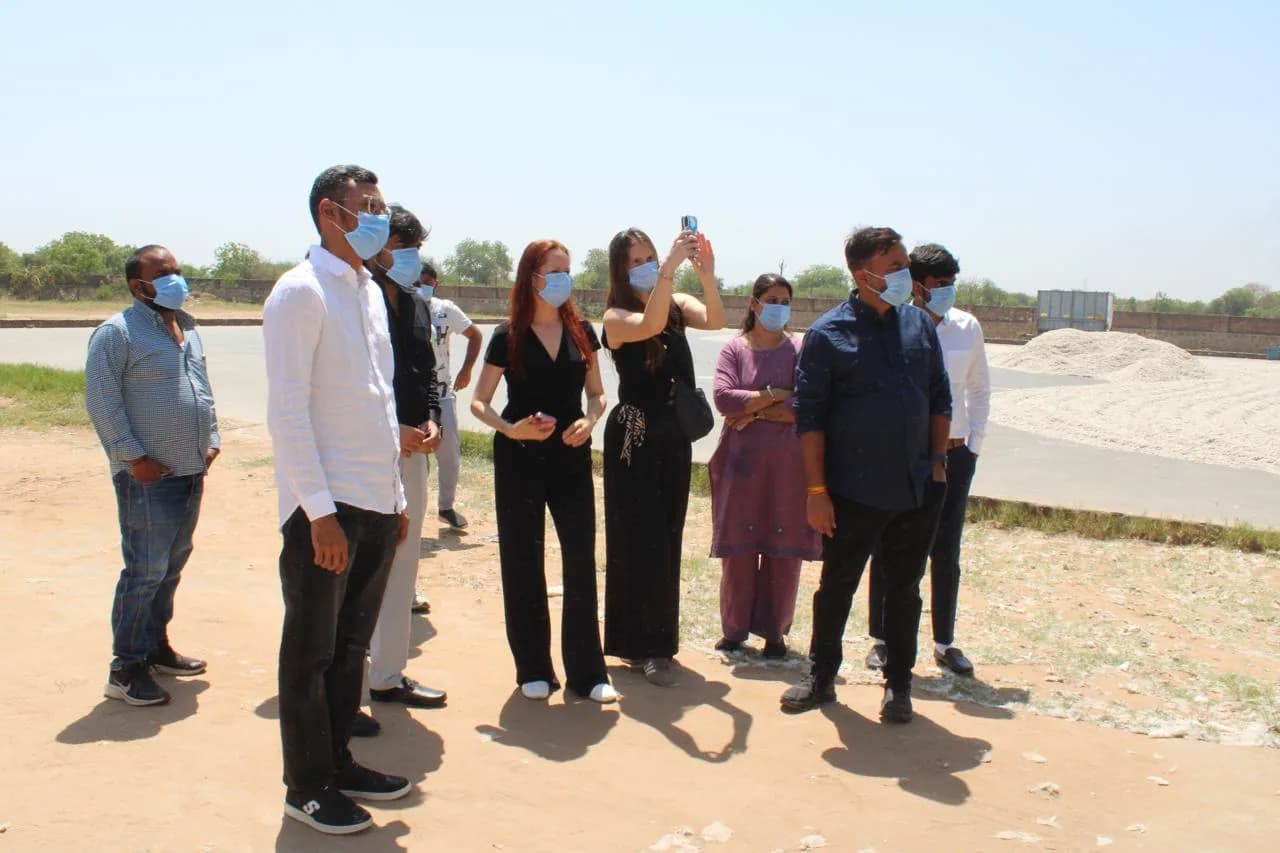 Buyer delegation at the cotton yard